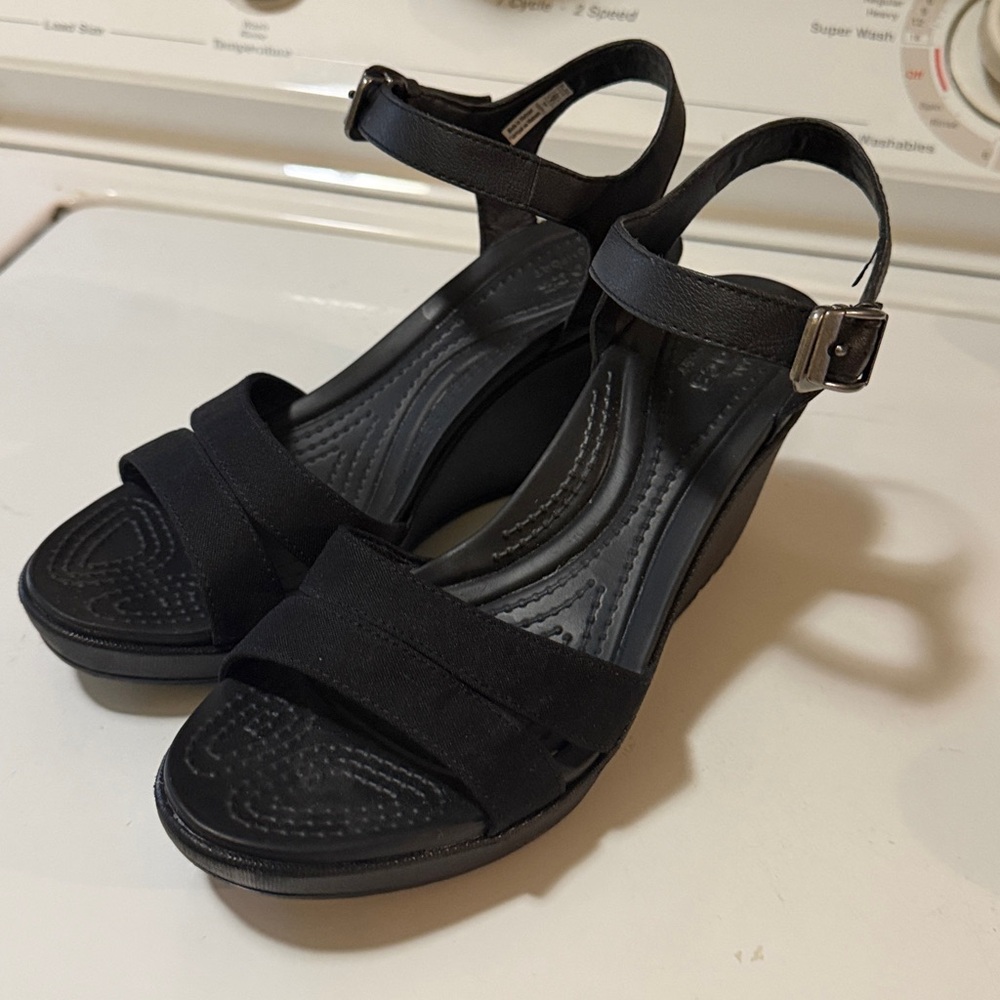 Crocs wedge sandal